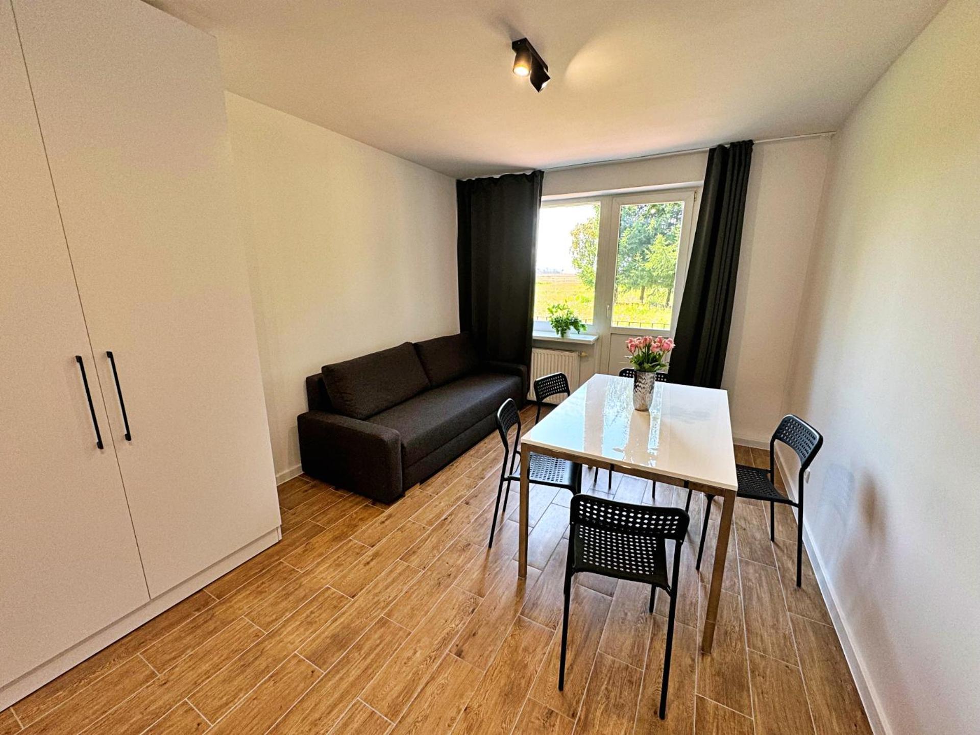 Apartamenty Lotnisko Leszno Leszno  Ngoại thất bức ảnh